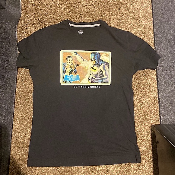 Batman 80th anniversary shirt - Picture 2 of 5